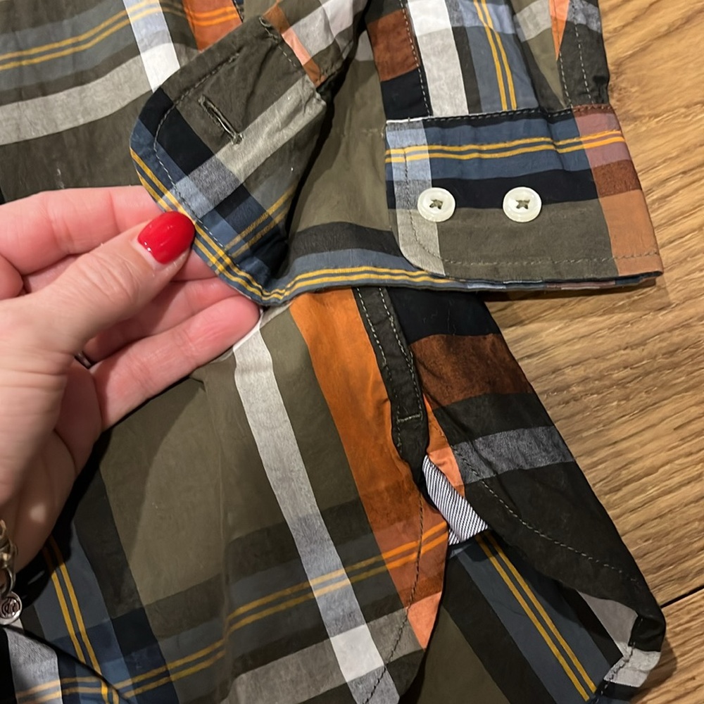 Men’s button down - Picture 2 of 4